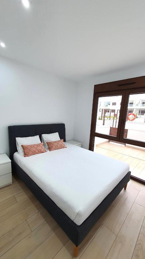 Beautiful Condo In Laguna Beach Resort Overlooking Laguna Rosa In Torrevieja With 2 Bedrooms And 2 Bathrooms Zewnętrze zdjęcie