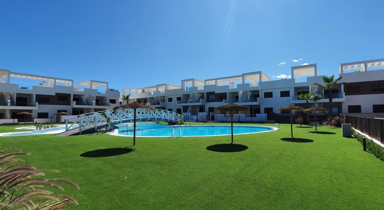 Beautiful Condo In Laguna Beach Resort Overlooking Laguna Rosa In Torrevieja With 2 Bedrooms And 2 Bathrooms Zewnętrze zdjęcie